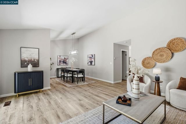 618 La Corso Dr, Walnut Creek, CA 94598