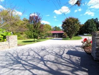 148 York Rd, Crossville, TN 38555