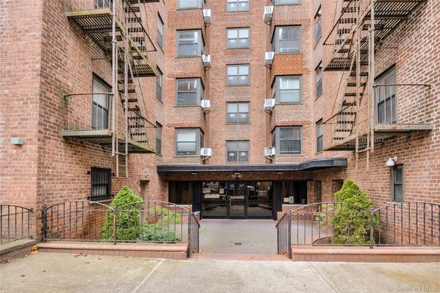 32-42 91st Street 401, Jackson Heights, NY 11369