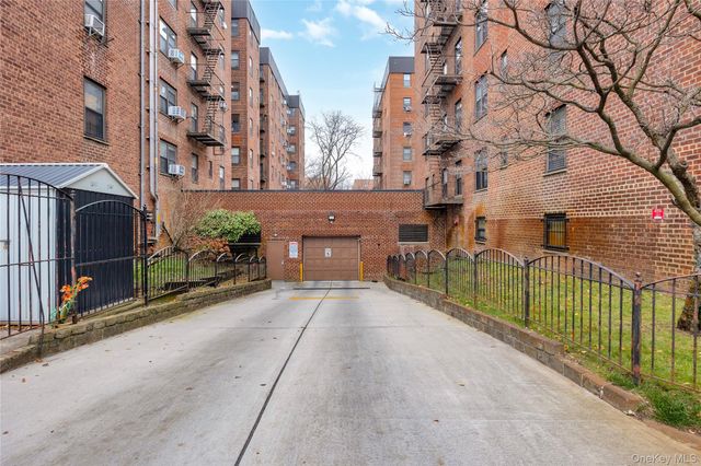 32-42 91st Street 401, Jackson Heights, NY 11369