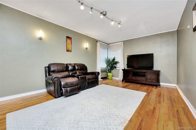 32-42 91st Street 401, Jackson Heights, NY 11369