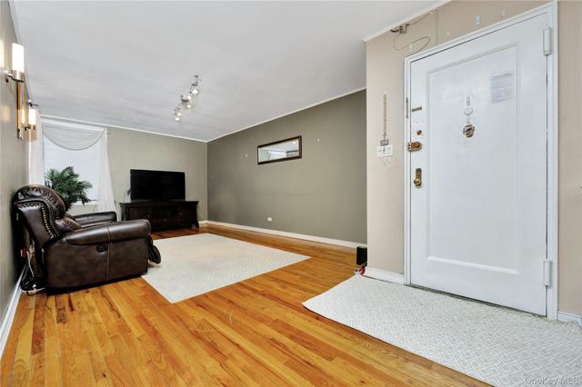 32-42 91st Street 401, Jackson Heights, NY 11369