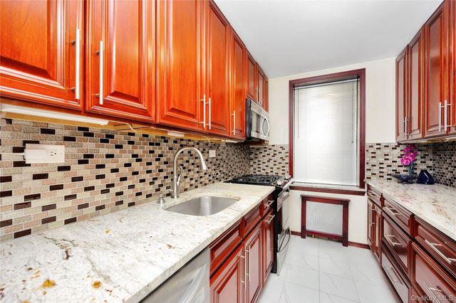 32-42 91st Street 401, Jackson Heights, NY 11369