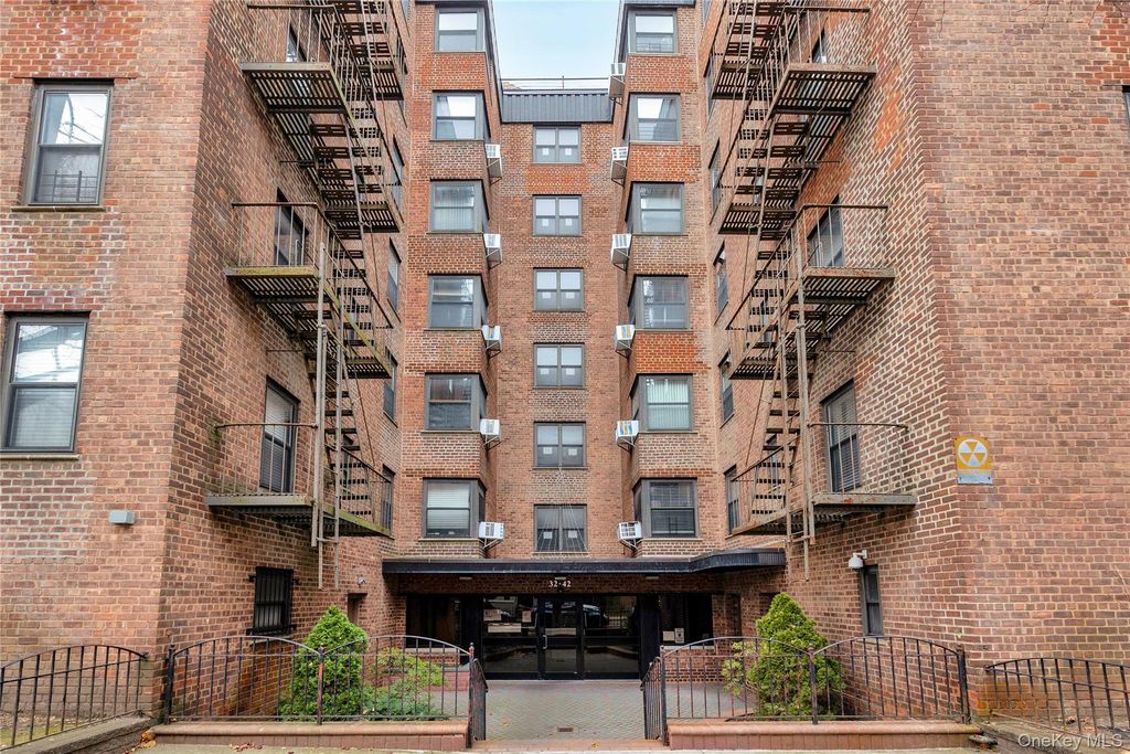 32-42 91st Street 401, Jackson Heights, NY 11369