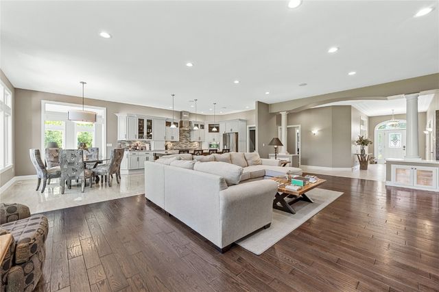 6712 Spring Grove Court NE, Cedar Rapids, IA 52411