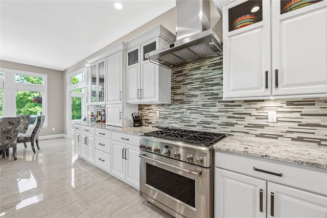 6712 Spring Grove Court NE, Cedar Rapids, IA 52411