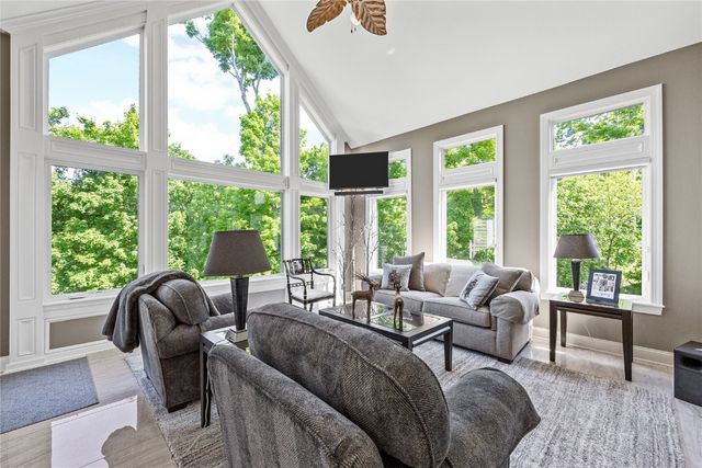 6712 Spring Grove Court NE, Cedar Rapids, IA 52411