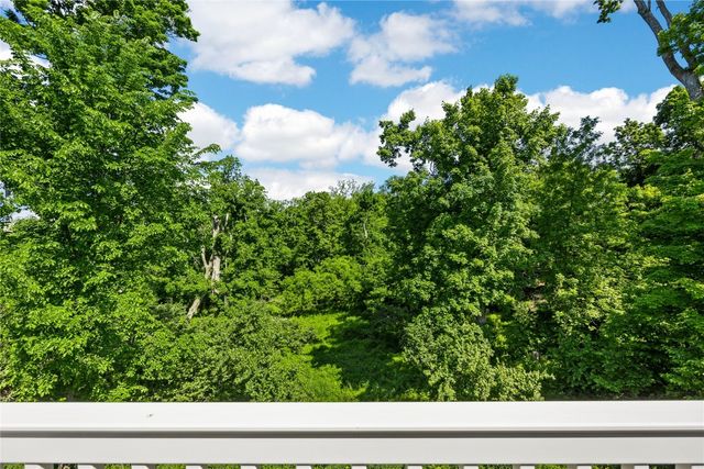 6712 Spring Grove Court NE, Cedar Rapids, IA 52411