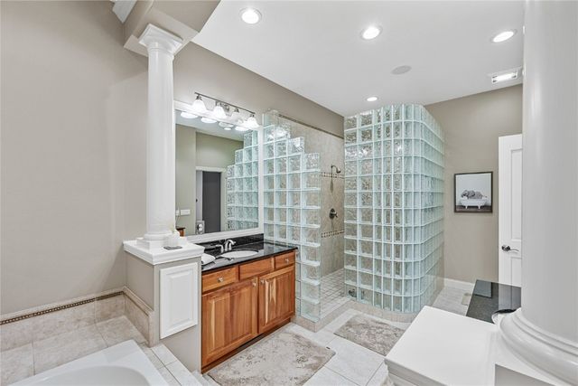 6712 Spring Grove Court NE, Cedar Rapids, IA 52411