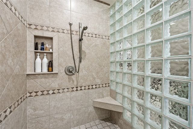 6712 Spring Grove Court NE, Cedar Rapids, IA 52411