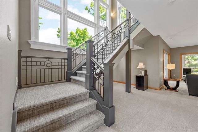 6712 Spring Grove Court NE, Cedar Rapids, IA 52411