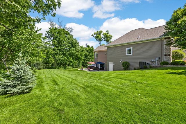 6712 Spring Grove Court NE, Cedar Rapids, IA 52411
