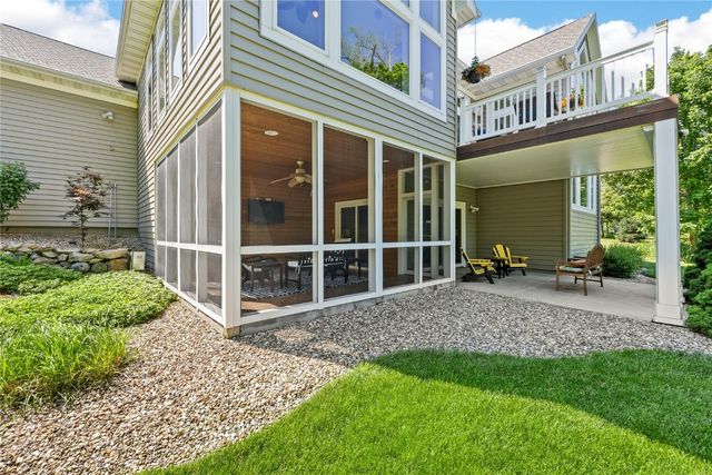 6712 Spring Grove Court NE, Cedar Rapids, IA 52411