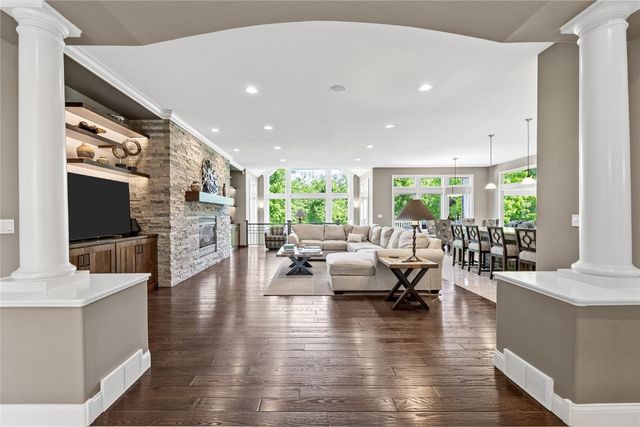 6712 Spring Grove Court NE, Cedar Rapids, IA 52411