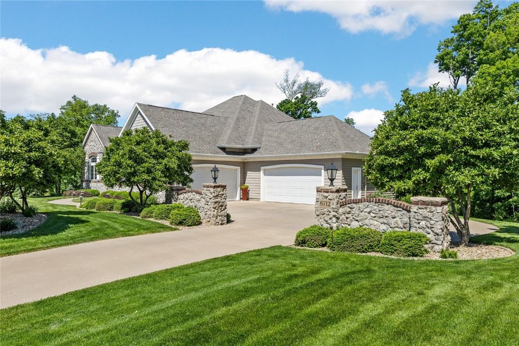 6712 Spring Grove Court NE, Cedar Rapids, IA 52411