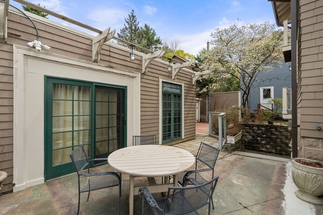 136 Appleton St 1, Cambridge, MA 01238