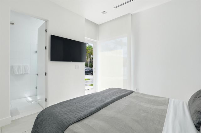 3017 N ATLANTIC Boulevard, Fort Lauderdale, FL 33308