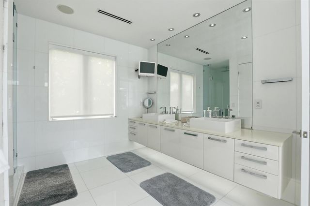 3017 N ATLANTIC Boulevard, Fort Lauderdale, FL 33308