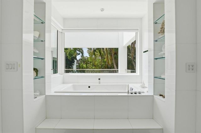 3017 N ATLANTIC Boulevard, Fort Lauderdale, FL 33308
