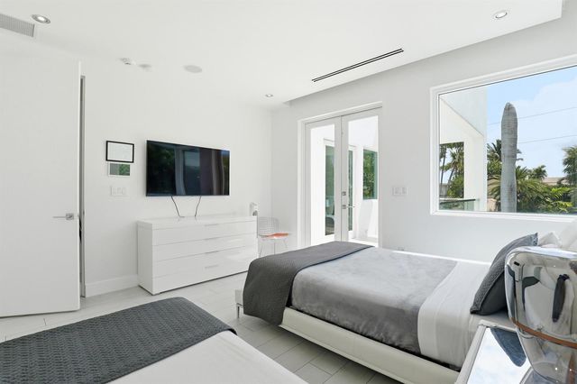 3017 N ATLANTIC Boulevard, Fort Lauderdale, FL 33308