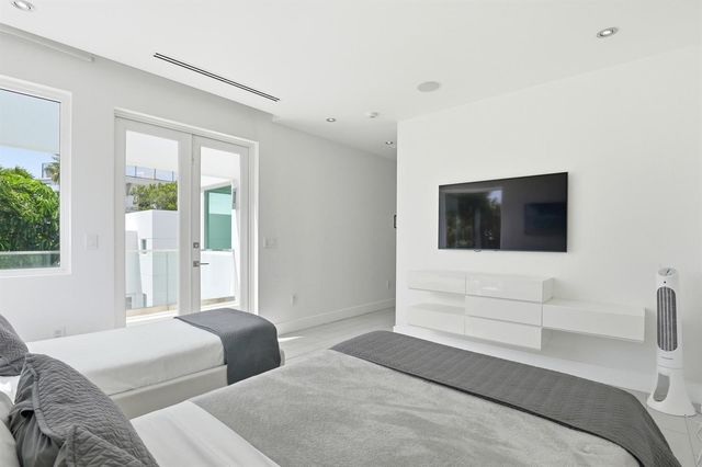 3017 N ATLANTIC Boulevard, Fort Lauderdale, FL 33308