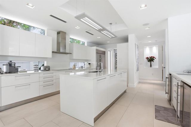 3017 N ATLANTIC Boulevard, Fort Lauderdale, FL 33308
