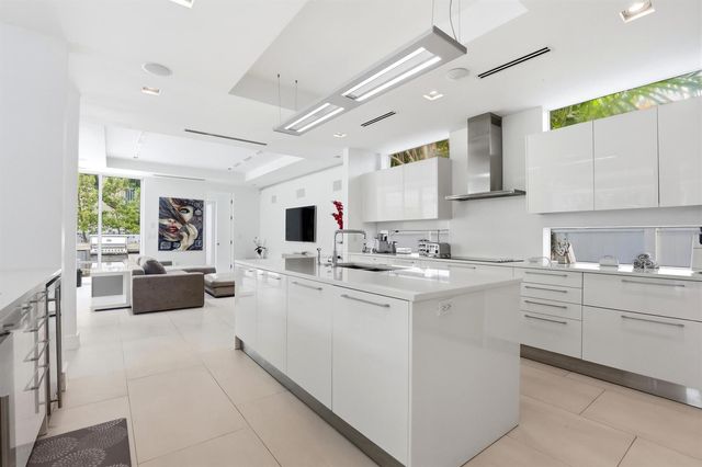 3017 N ATLANTIC Boulevard, Fort Lauderdale, FL 33308