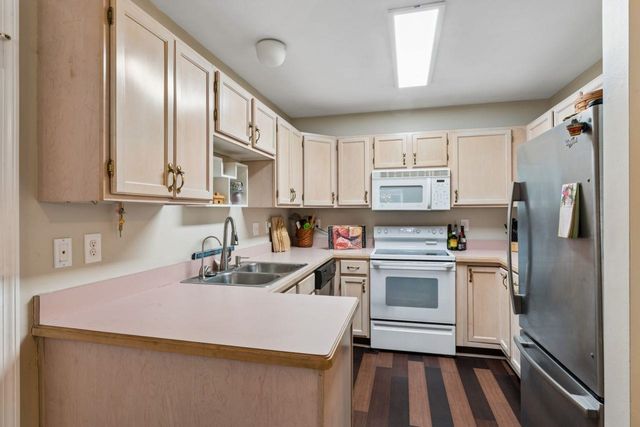 2338 Golden Pond Court, Fenton, MI 48430