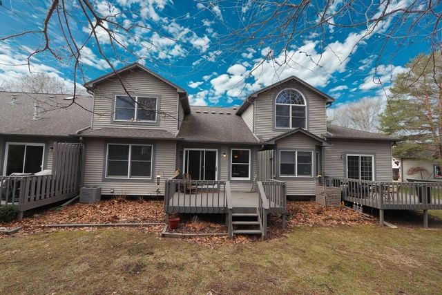 2338 Golden Pond Court, Fenton, MI 48430