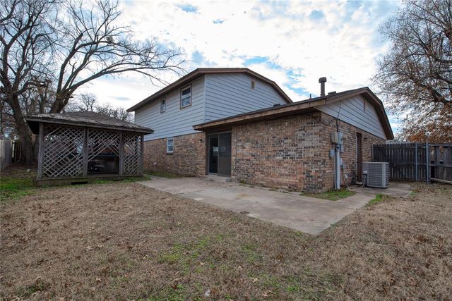 2908 N Redmond Court, Oklahoma City, OK 73127
