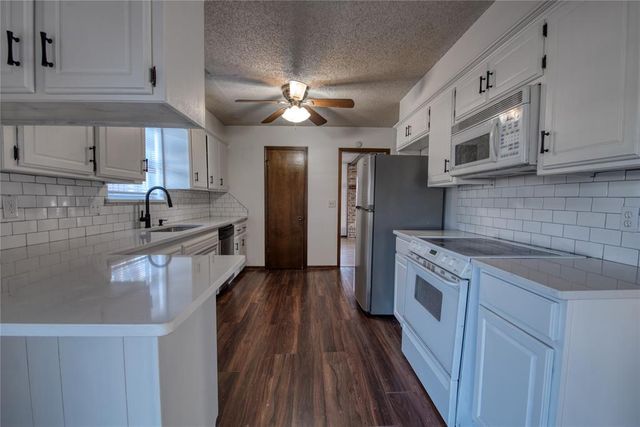 2908 N Redmond Court, Oklahoma City, OK 73127