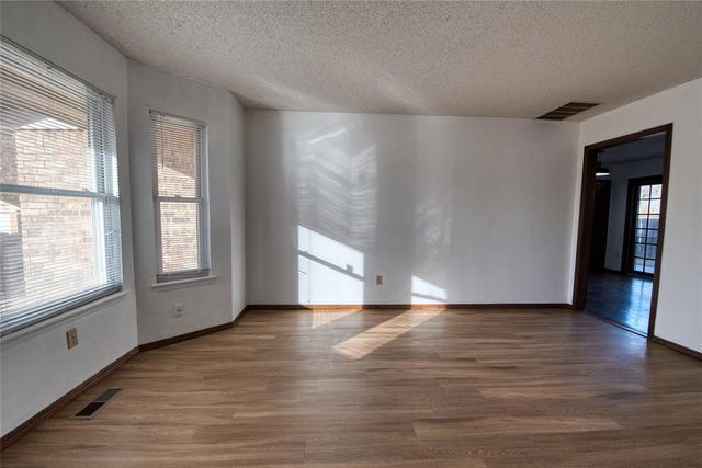 2908 N Redmond Court, Oklahoma City, OK 73127