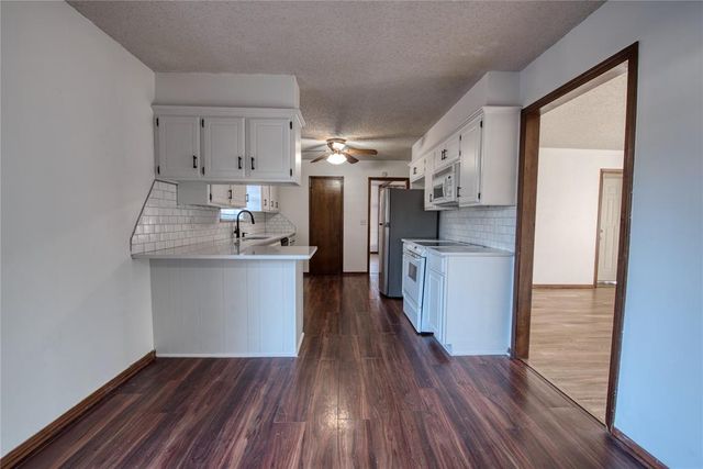 2908 N Redmond Court, Oklahoma City, OK 73127