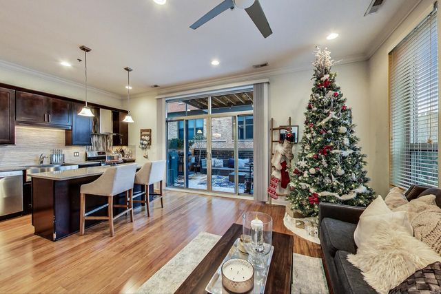 1249 W Madison Street 306, Chicago, IL 60607