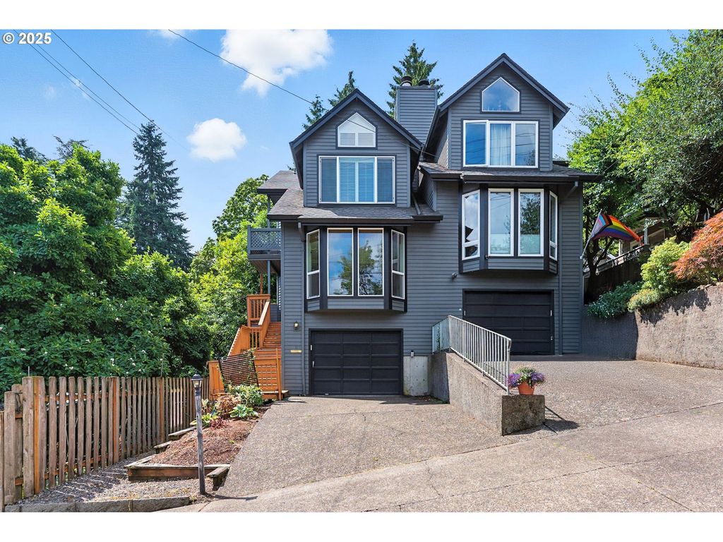 114 S Abernethy St, Portland, OR 97239