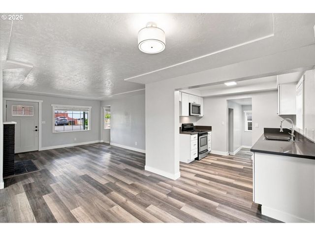 1009 Se 113TH Ave, Portland, OR 97216