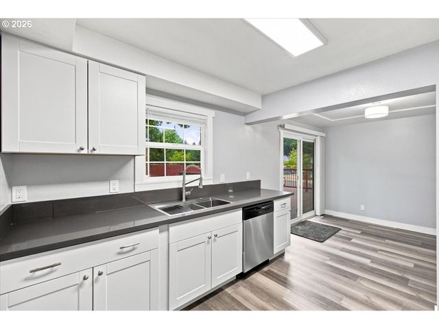 1009 Se 113TH Ave, Portland, OR 97216