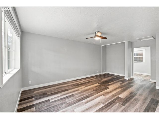 1009 Se 113TH Ave, Portland, OR 97216