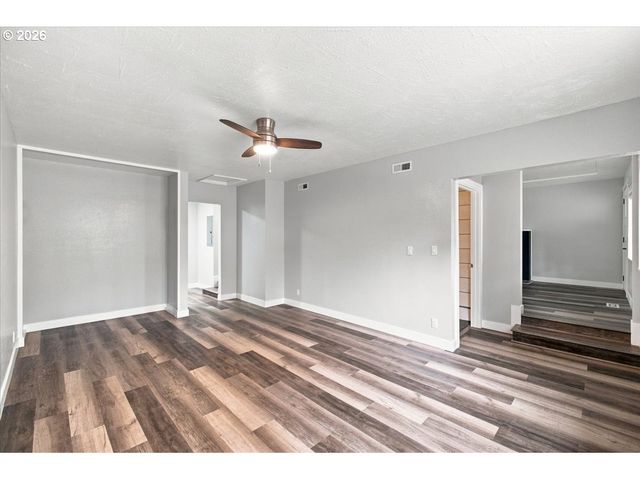 1009 Se 113TH Ave, Portland, OR 97216