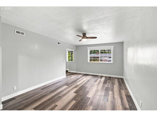 1009 Se 113TH Ave, Portland, OR 97216
