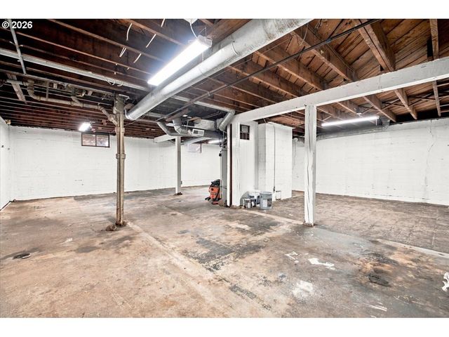 1009 Se 113TH Ave, Portland, OR 97216