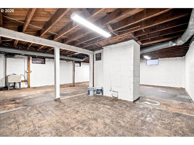 1009 Se 113TH Ave, Portland, OR 97216