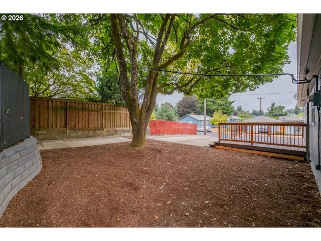1009 Se 113TH Ave, Portland, OR 97216