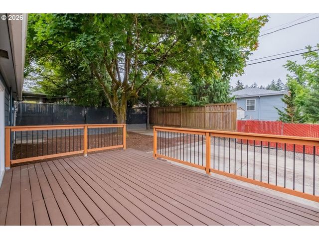 1009 Se 113TH Ave, Portland, OR 97216