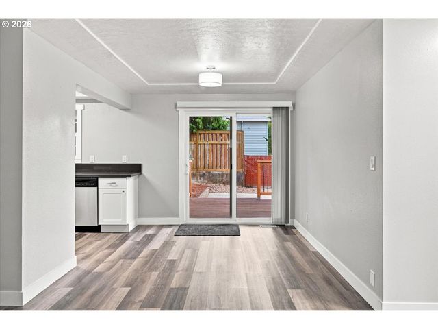 1009 Se 113TH Ave, Portland, OR 97216