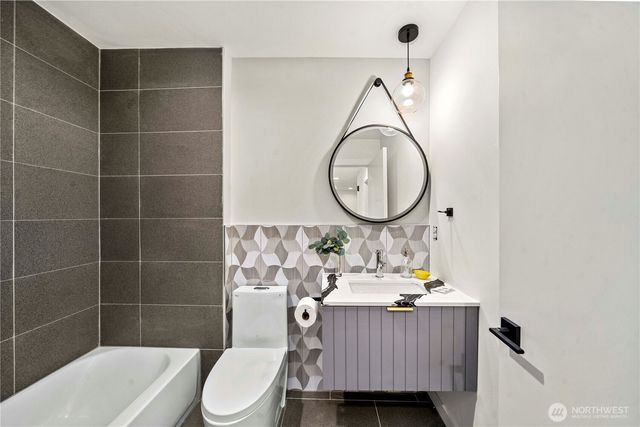 11539 17th Place SW, Burien, WA 98146