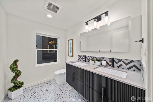 11539 17th Place SW, Burien, WA 98146