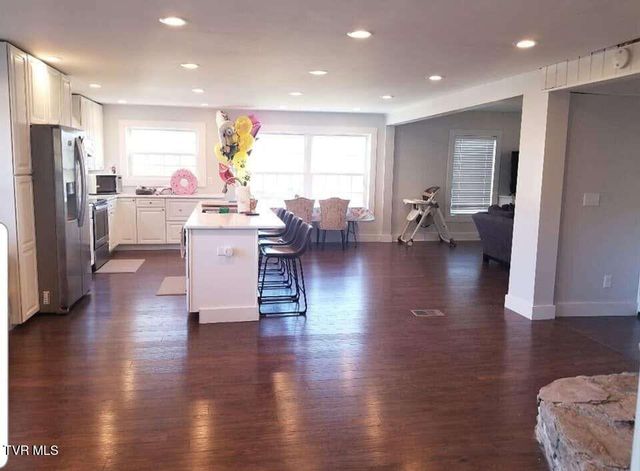 4463 Weaver Pike, Bluff City, TN 37618
