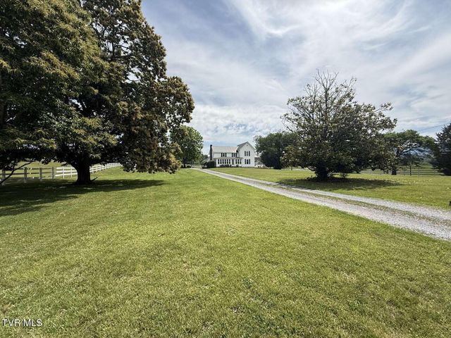 4463 Weaver Pike, Bluff City, TN 37618