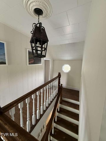 4463 Weaver Pike, Bluff City, TN 37618